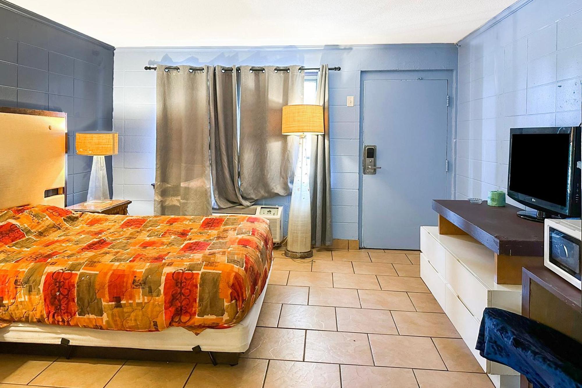 Luxury Inn By Oyo Albany Buitenkant foto