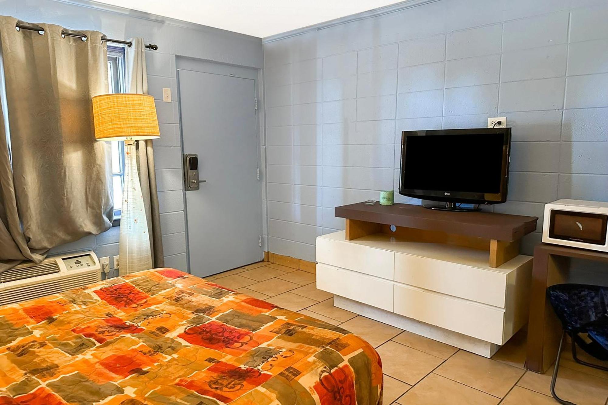 Luxury Inn By Oyo Albany Buitenkant foto